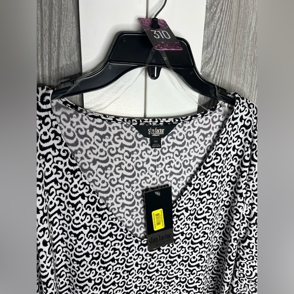 310. NWT Slim Factor by Investments Scrolling Ikat V-Neck 3/4 Handkerchief Hem - Picture 6 of 13